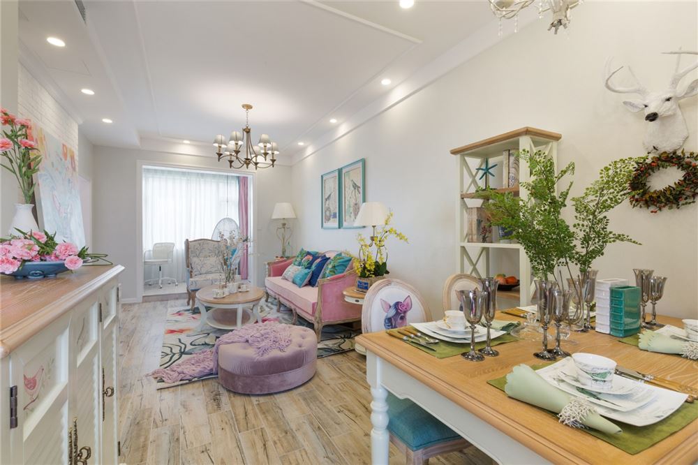 佛山市美的鷺湖森林度假區(qū)現(xiàn)代簡約風格二居室裝修案例